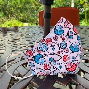 Reversible face mask